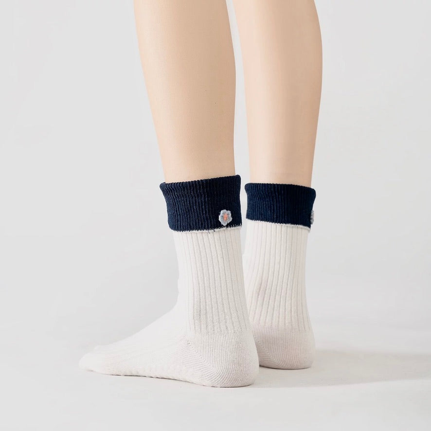 Floral Accent Non-Slip Sports Socks