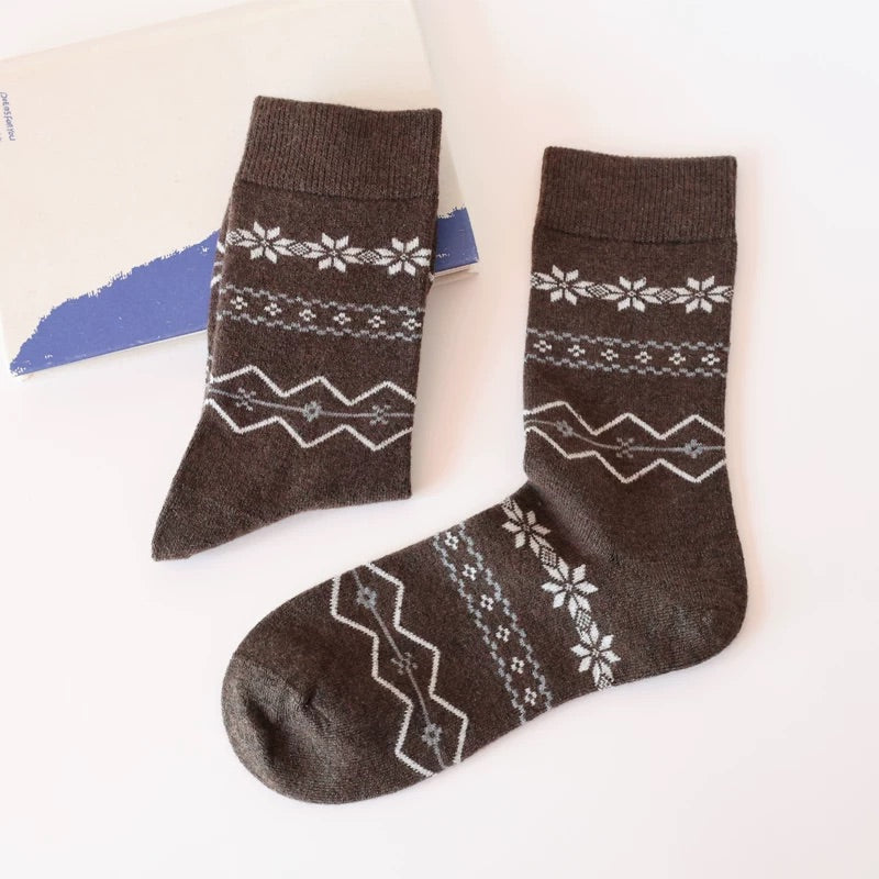 Fair Isle Style Snowflake Knit Socks