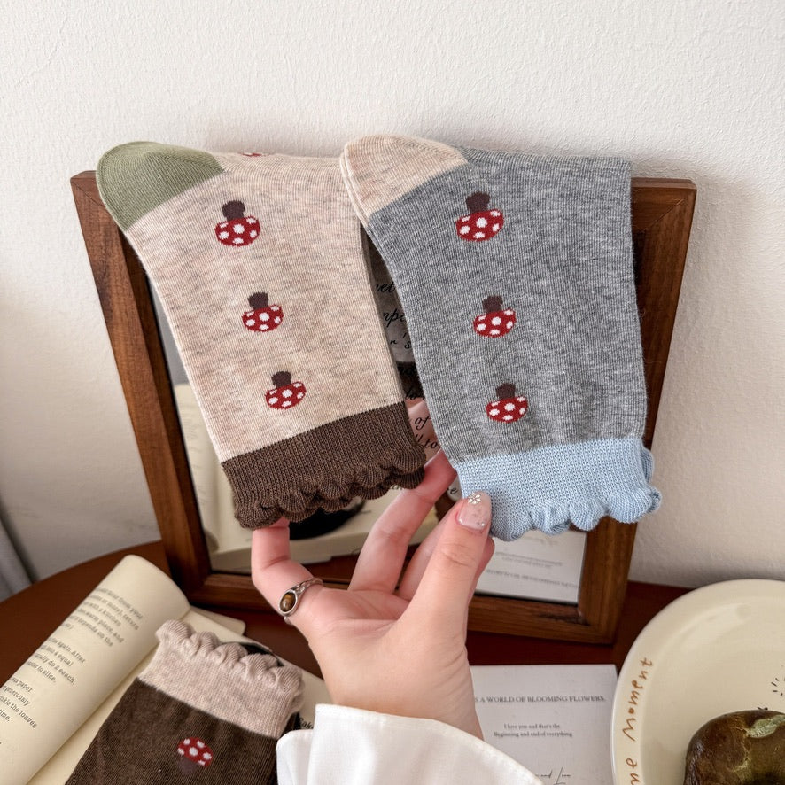 Fairy-Forest: Mushroom Knit Ruffle Socks