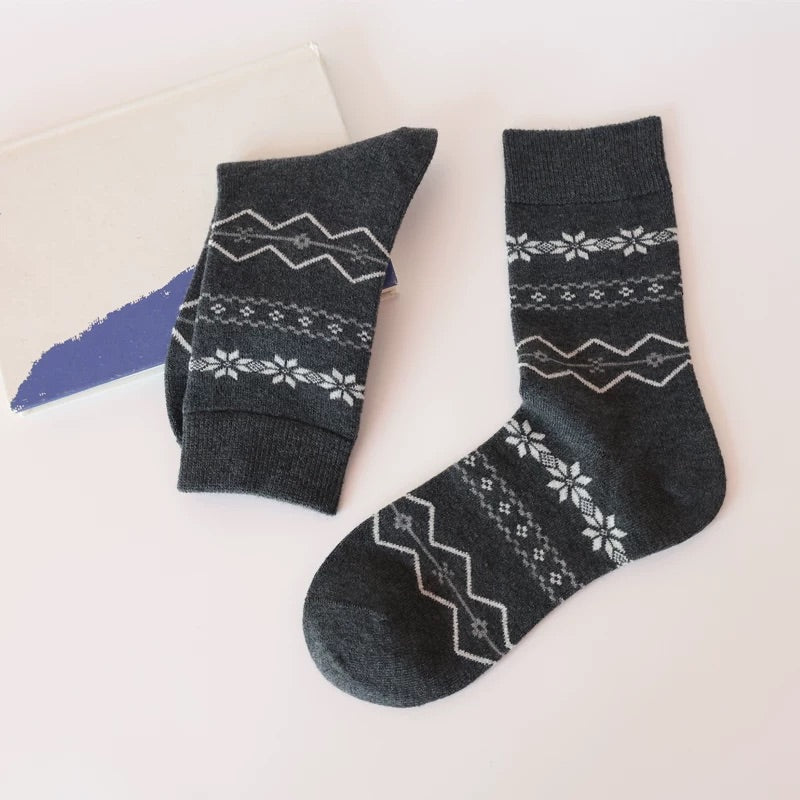 Fair Isle Style Snowflake Knit Socks
