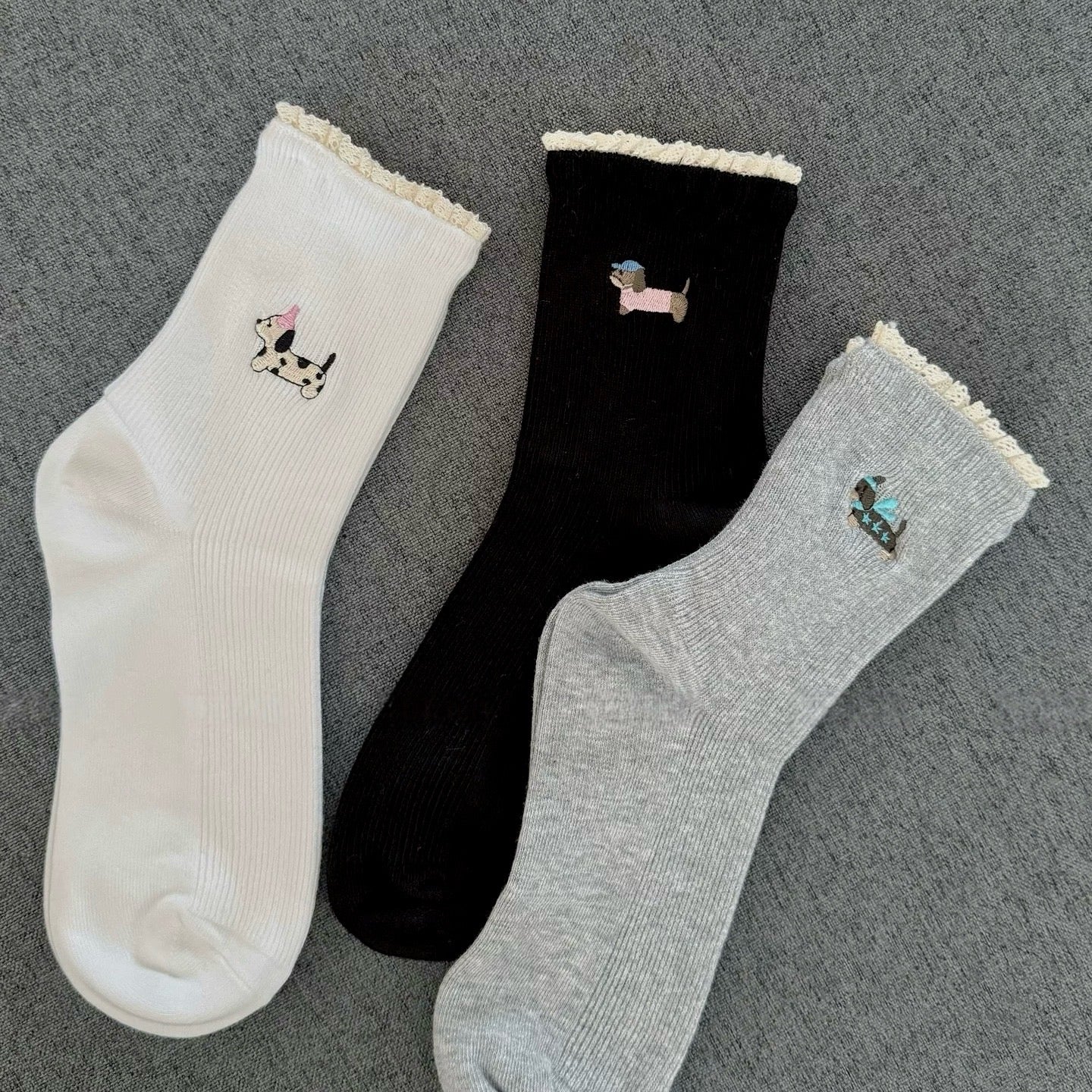 Puppy Embroidery&Tiny Lace Frill Socks