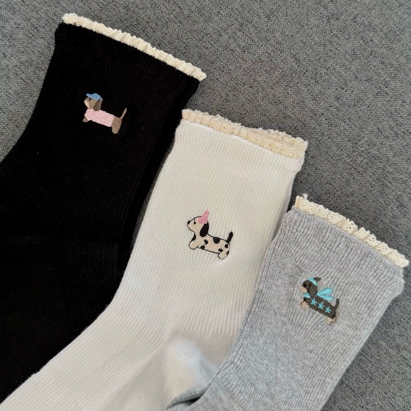 Puppy Embroidery&Tiny Lace Frill Socks