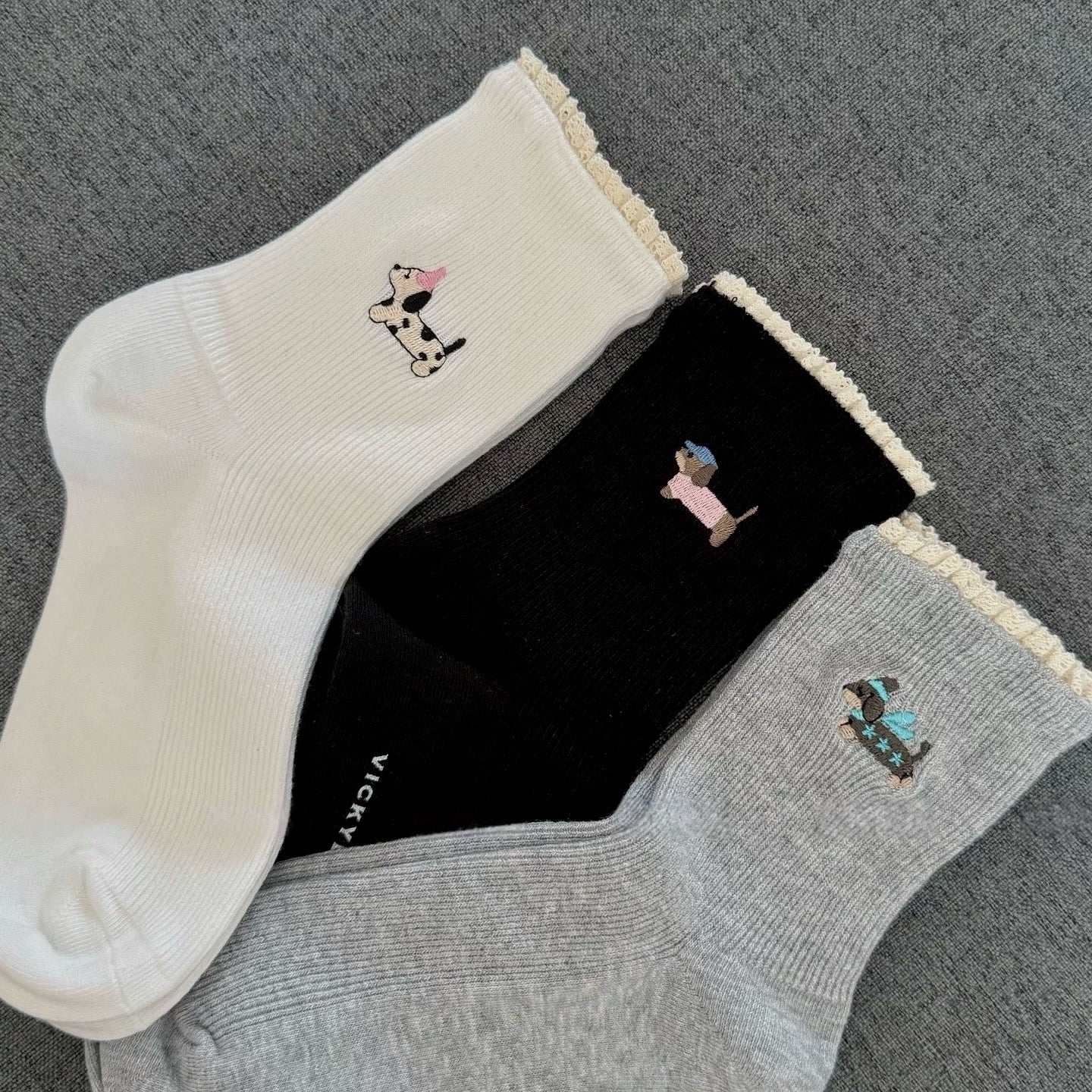 Puppy Embroidery&Tiny Lace Frill Socks