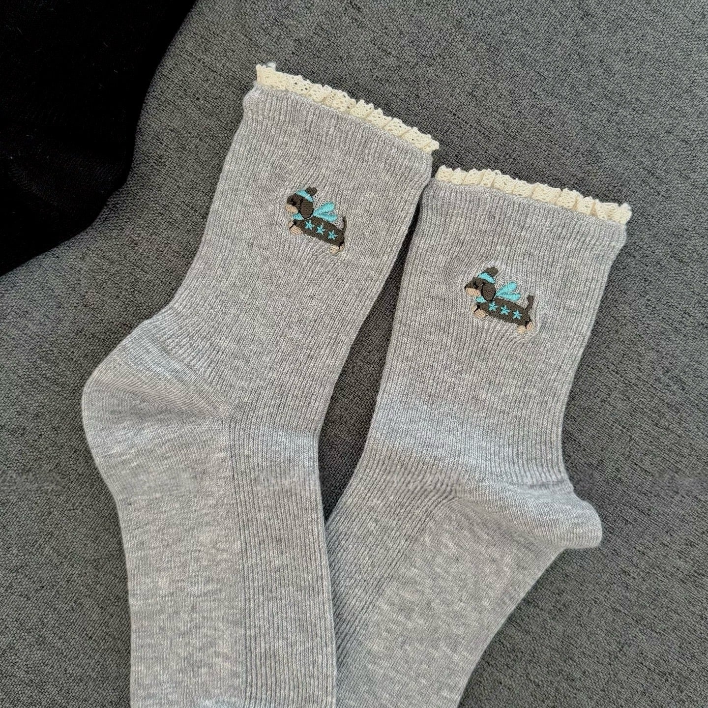Puppy Embroidery&Tiny Lace Frill Socks