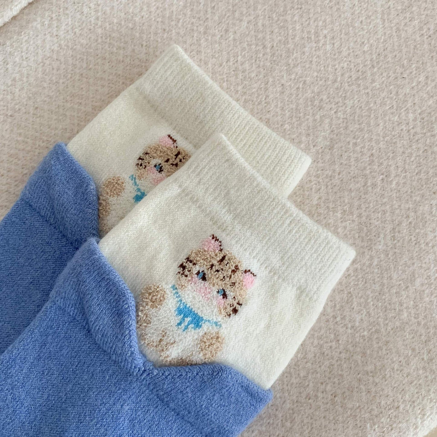 Cozy Wool Socks With Cat Disign