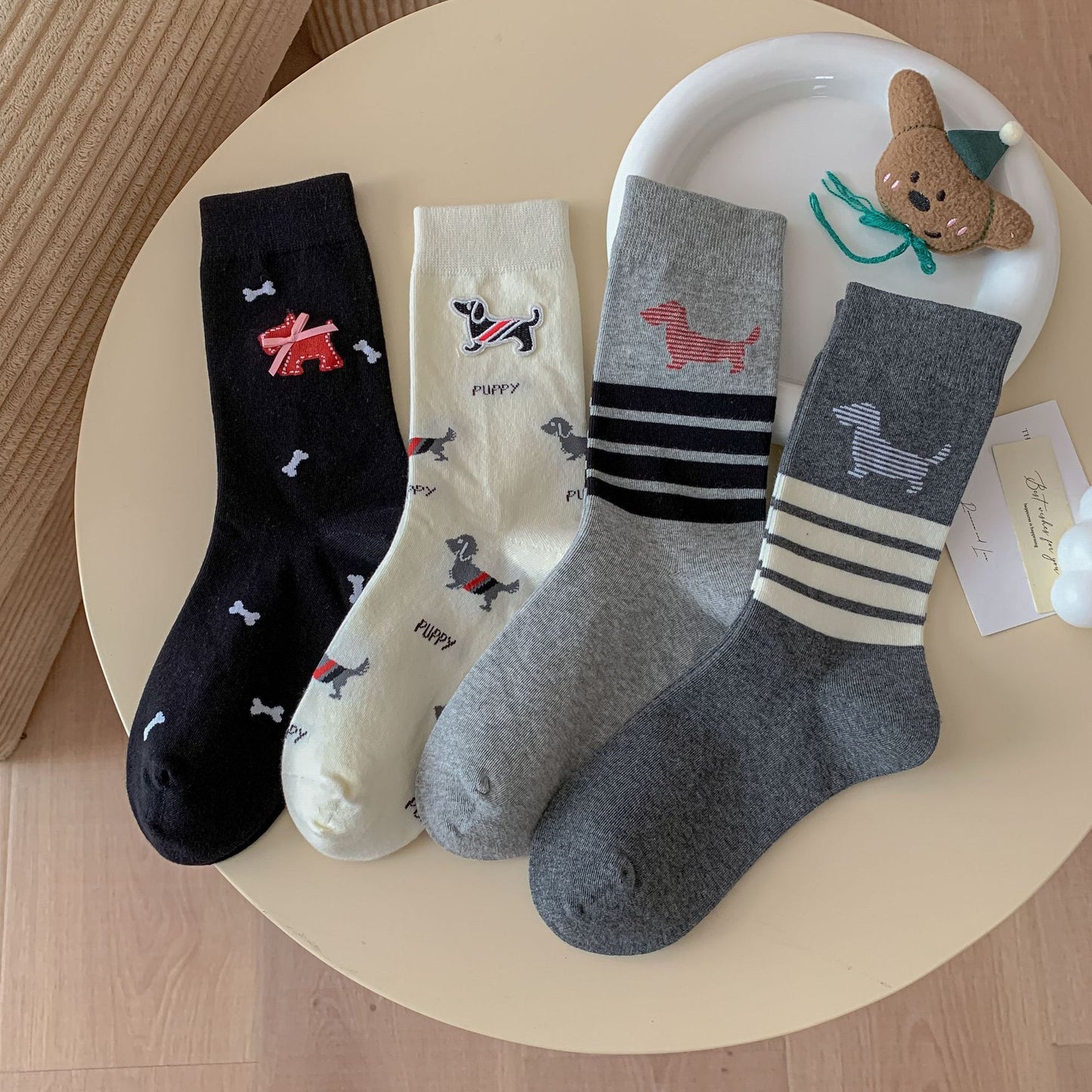 Minimalist Dachshund Puppy Crew Socks