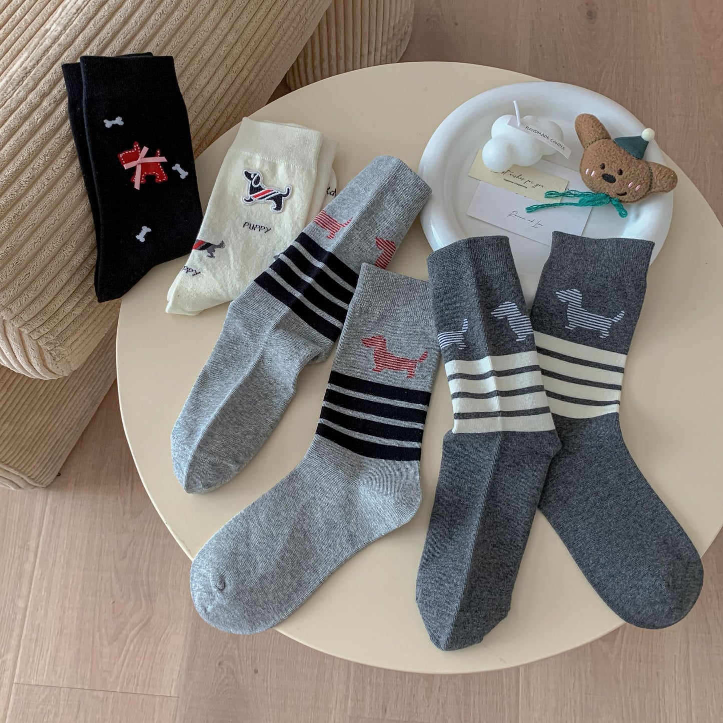 Minimalist Dachshund Puppy Crew Socks