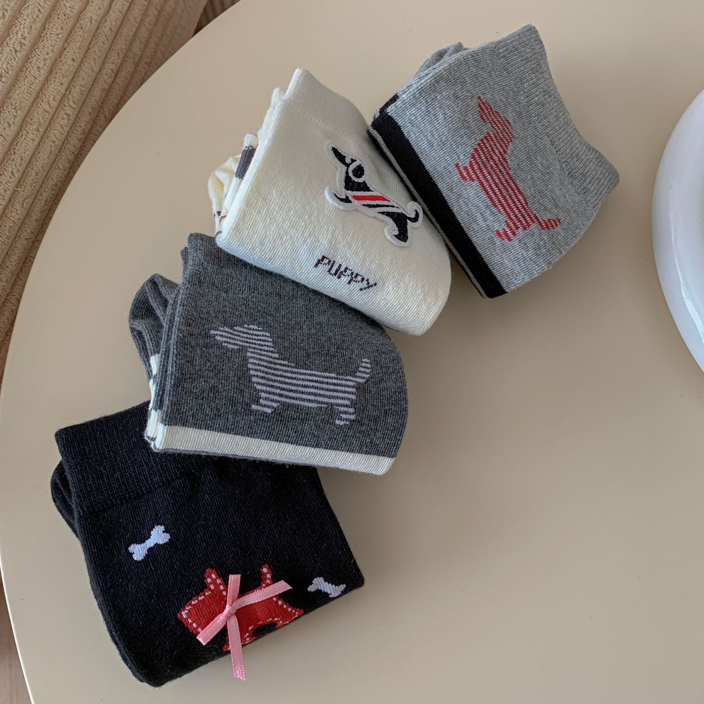 Minimalist Dachshund Puppy Crew Socks