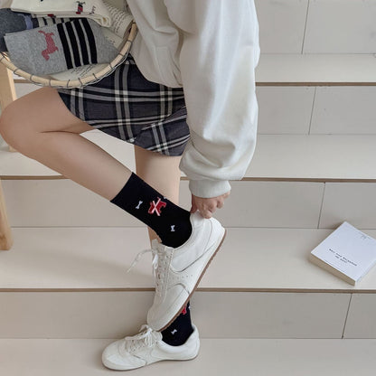 Minimalist Dachshund Puppy Crew Socks