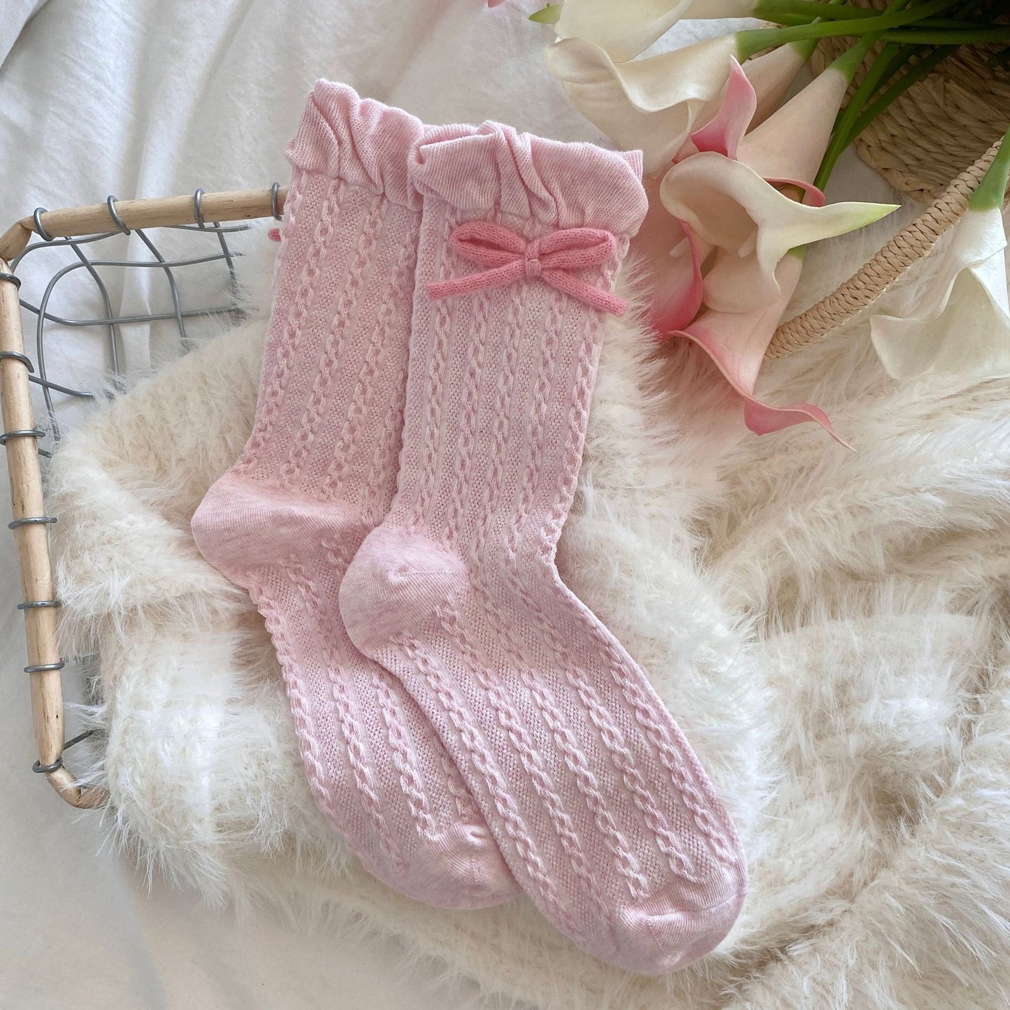 Elegant&Sweet Ruffled Crew Socks