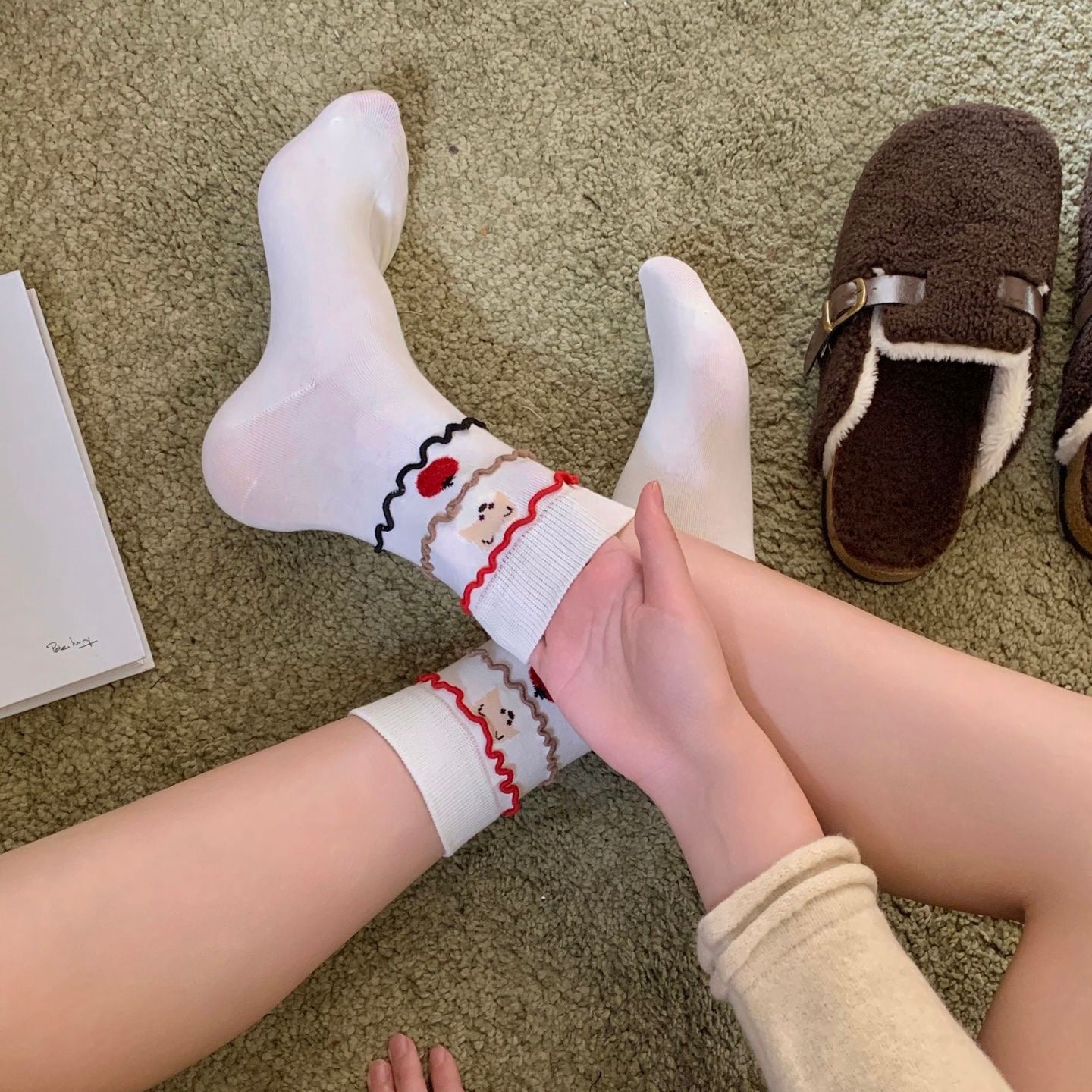 Playful Puppy & Apple Crew Socks